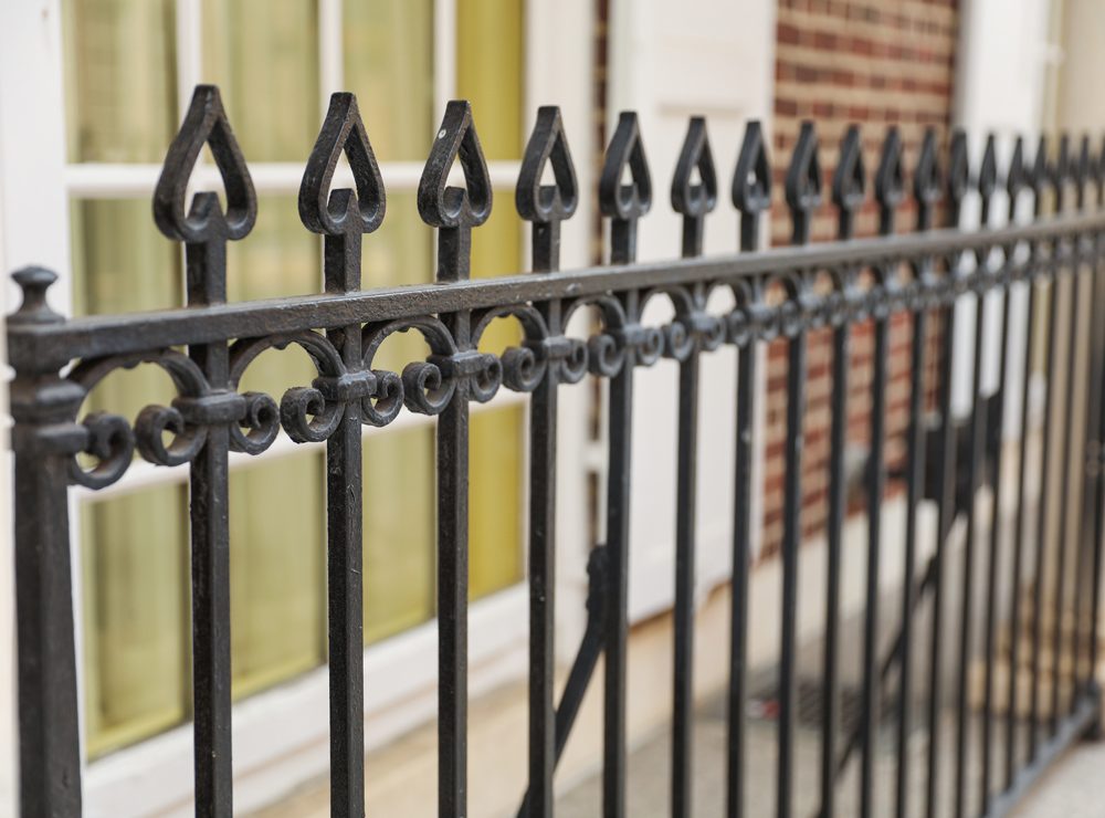 Ornamental aluminum fence
